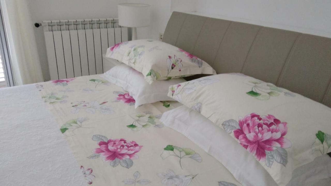 Corte dei merli Apartment&Studio Rovigno Esterno foto